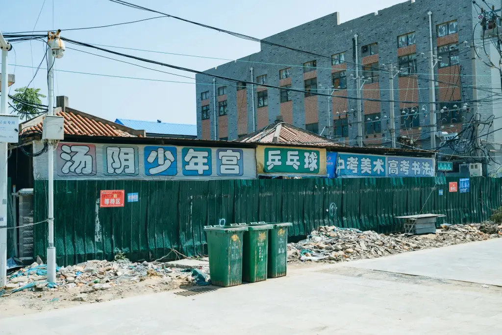 临沂物流仓储企业如何选择高强度塑料托盘与钢托盘