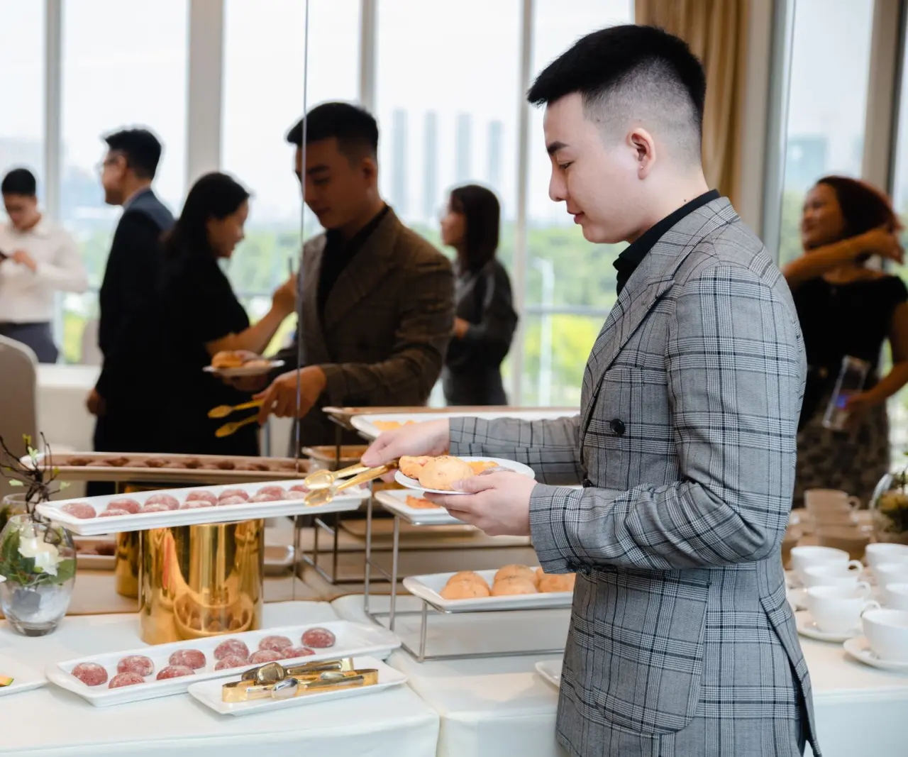 物流笼车与登高车协同应用：提升仓库周转效率的实战案例